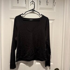 Old Navy Women's Black Long Sleeve V-Neck Tee